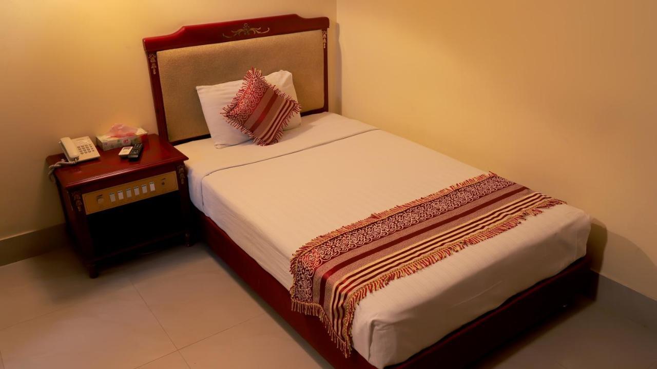 Hotel Metro International Srihotto Zewnętrze zdjęcie